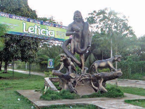 Nueva locación de Estatua Kápax,
cabecera de la Avenida Vázquez Cobo frente al aeropuerto, Leticia