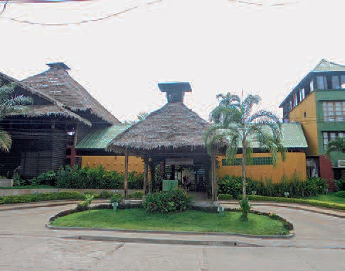 Entrada del Hotel Decameron Tikuna. Carrera 11, Leticia