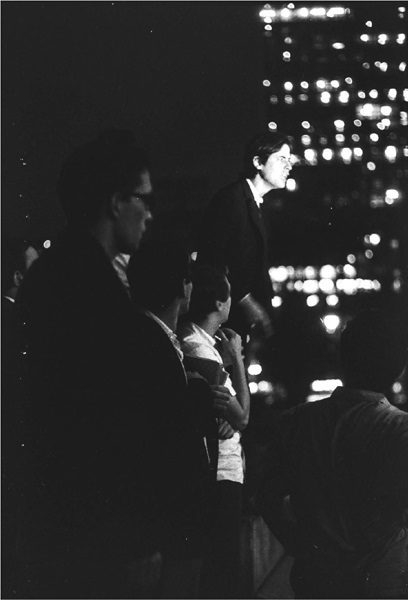 José Dirceu, representando a UEE, discursando em protesto em São
                            Paulo, 1967