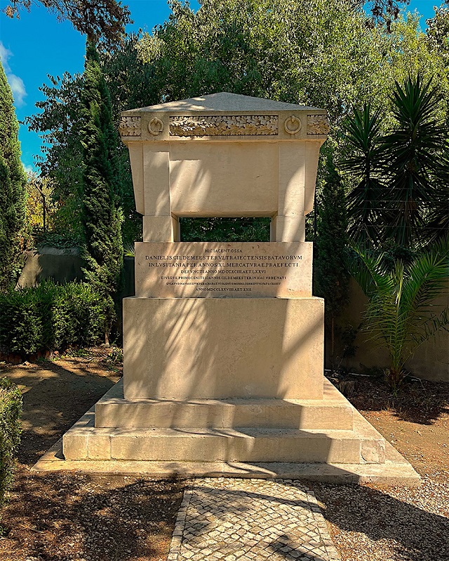 Túmulo de Daniel Gildemeester no cemitério dos Ingleses e Holandeses, Lisboa