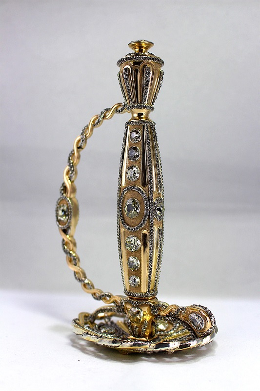 Punho do espadim oferecido ao então infante D. João, futuro rei D. João VI, por ocasião do seu casamento com D. Carlota Joaquina em 1785. Jacques Louis Christophe Borde, Lisboa, 1785. Diamantes em talhe brilhante, ouro, prata. PNA, inv. 4855