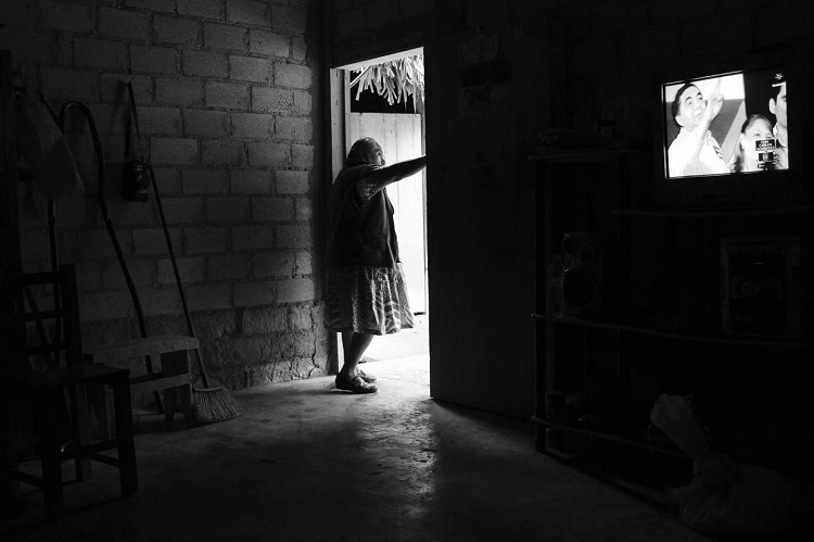 Título: En el umbral. Sitio: San José, San Sebastián Tlacotepec, Puebla. Fecha:
03/11/2016.