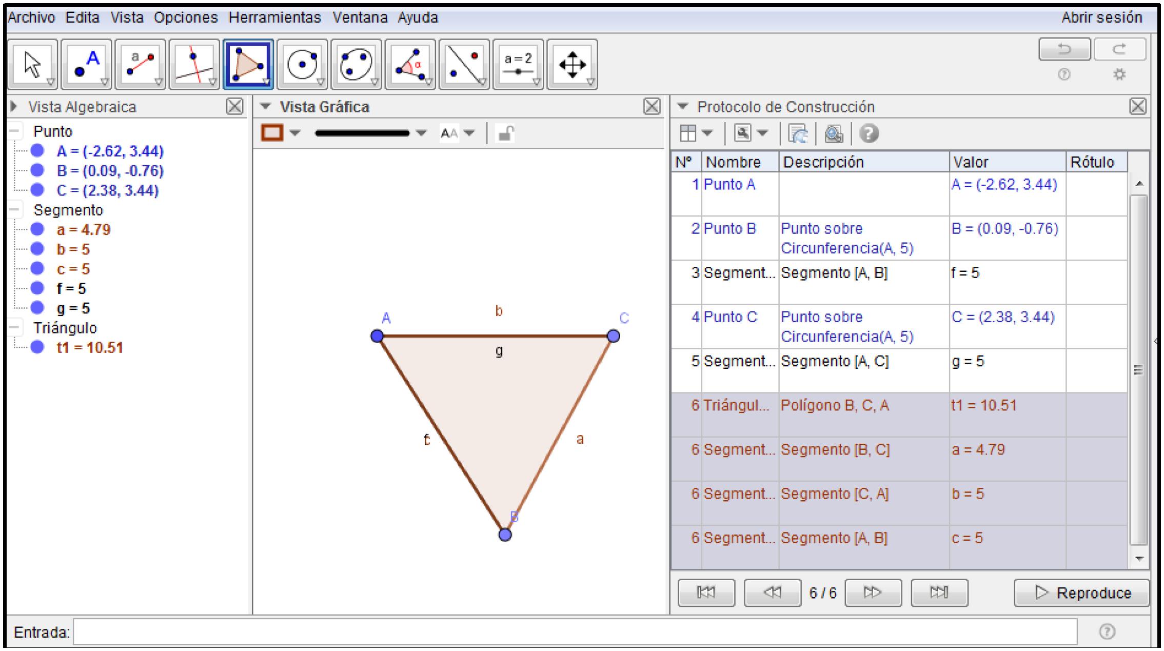 Construcci&oacute;n del tri&aacute;ngulo is&oacute;sceles utilizando la herramienta Segmento de longitud dada. A la derecha se muestra el protocolo de la construcci&oacute;n (puede verse que el programa crea la circunferencia de radio 5, pero como objeto auxiliar)