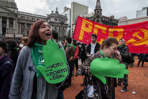 Sin t&iacute;tulo. Fotograf&iacute;a de Patricio Murphy. 2012. Seleccionada para formar parte de la muestra &ldquo;Identidades en lucha&rdquo;, de la Campa&ntilde;a Nacional por el Derecho al Aborto Legal, Seguro y Gratuito.