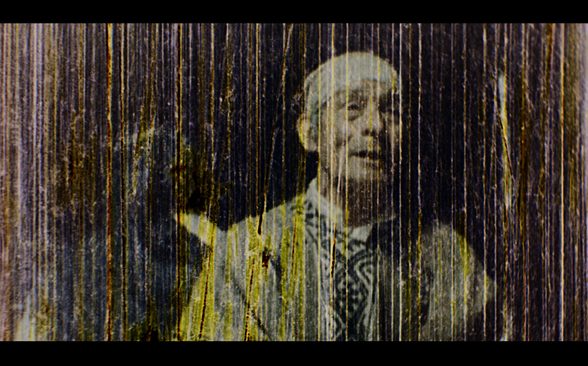 Fotogramas. Deformaci&oacute;n y desgaste del celuloide procesado.