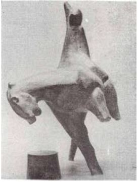 Ismael Criado, Ecuestre II, cemento patinado.