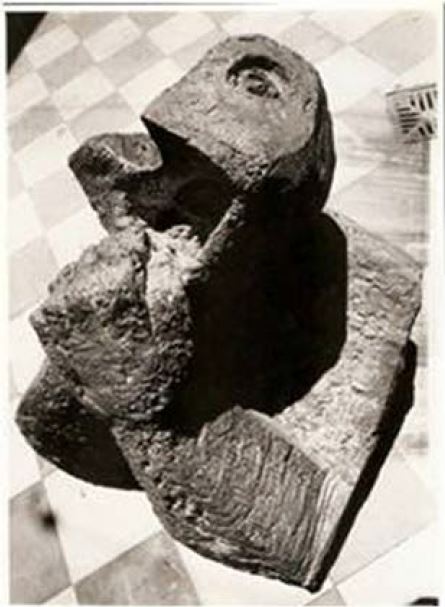Marta Bersano, El grito, piedra reconstituida. 2ª Mención del SPCC 1982, Córdoba.