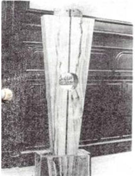 María T Belloni, Intip-Churi, ensamble en quebracho.