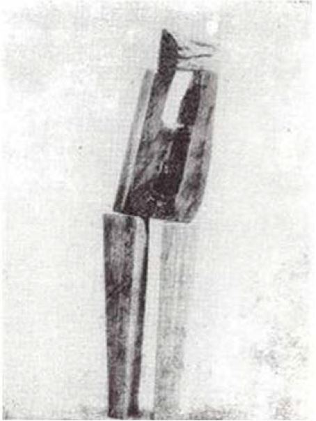 Sara Galiasso, Socavón, madera ensamblada.