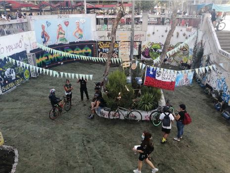 Francisca M&aacute;rquez y Margarita Reyes, A dos d&iacute;as de las elecciones presidenciales, 2021, fotograf&iacute;a.