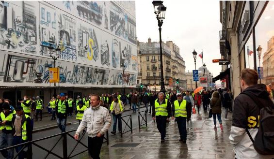 Yellow vests protest in the Rivoli area of Paris