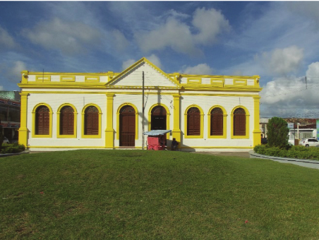 Fachada frontal do antigo Grupo Escolar Bar&atilde;o de Mipibu. Data de constru&ccedil;&atilde;o: 1879.