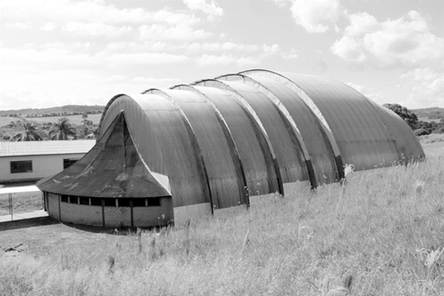 Gin&aacute;sio de Esportes da EIEB Cacique Vanhkre, em Forma de Tatu