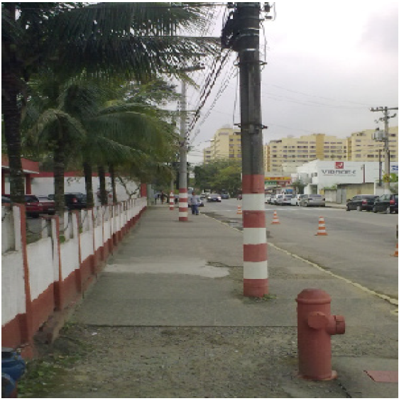 Piso irregular
/obstáculos na calçada