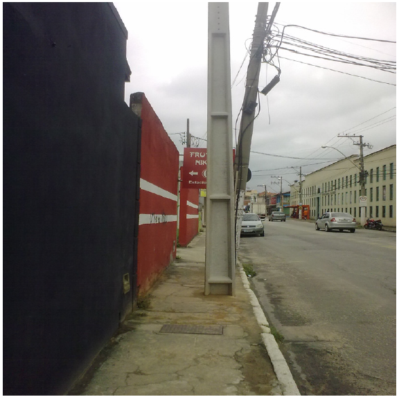 Poste em local inadequado