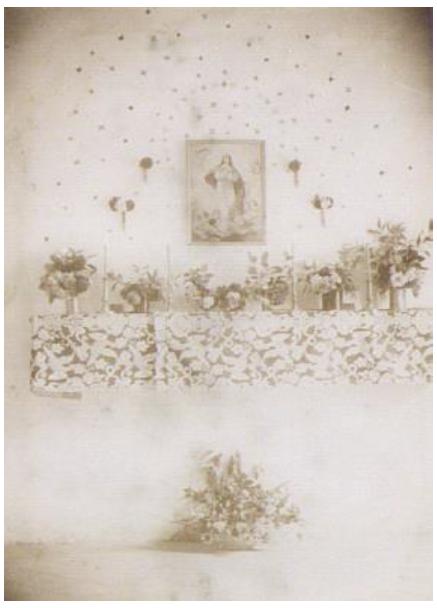Celebración del Mes de María. (NOLLA, 1950, p. 11).