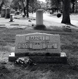 A lápide de Ida B. Wells no Cemitério Oak Woods em Chicago, fotografado no 23 de setembro de 2020, dia em que um júri, no estado vizinho de Kentucky, absolveu policiais por matar Breonna Taylor, técnica de sala de emergência e afro-americana, quando dormia em casa. 