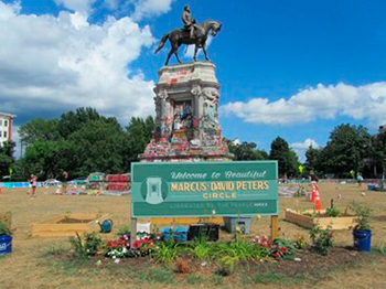 Marcus-David Peters Circle, antigo Robert E. Lee Circle. 