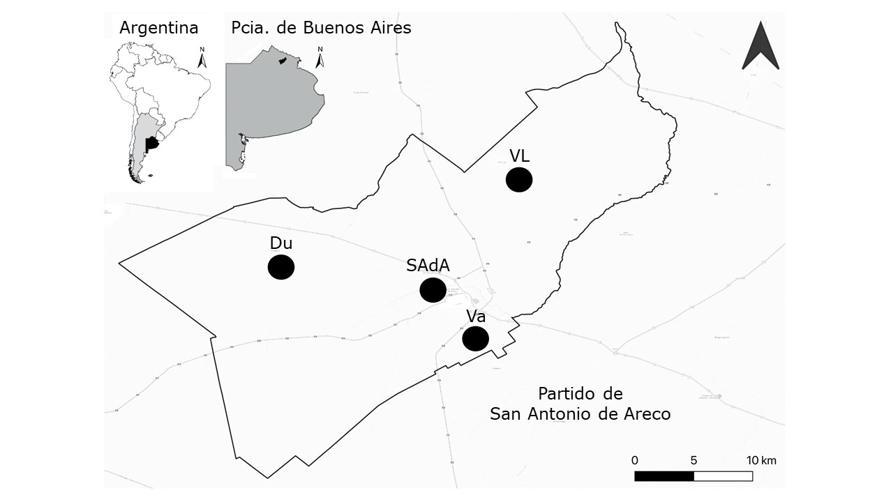 Ubicación del partido de San Antonio de Areco, norte de la provincia de Buenos Aires, Argentina. En puntos negros se indica la ubicación aproximada de los centros urbanos incluidos en el partido. Du. Duggan. SAdA. San Antonio de Areco. Va. Vagués y VL. Villa Lía.