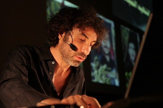 Pixelated Revolution (2012). Cortesia do artista