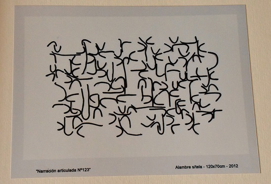 &ldquo;Narraci&oacute;n articulada n. 123&rdquo;. Alambre sobre tela, 120 x 70 cm.