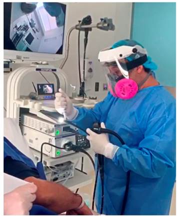 Elementos de protección para limitar el contagio por gotas de este virus. Fuente: imágenes propias de los autores.