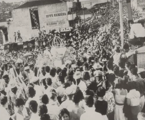 Samba enredo: A Marquesa
de Santos 

Desfile da Escola de Samba Nenê da
Vila Matilde (1961).