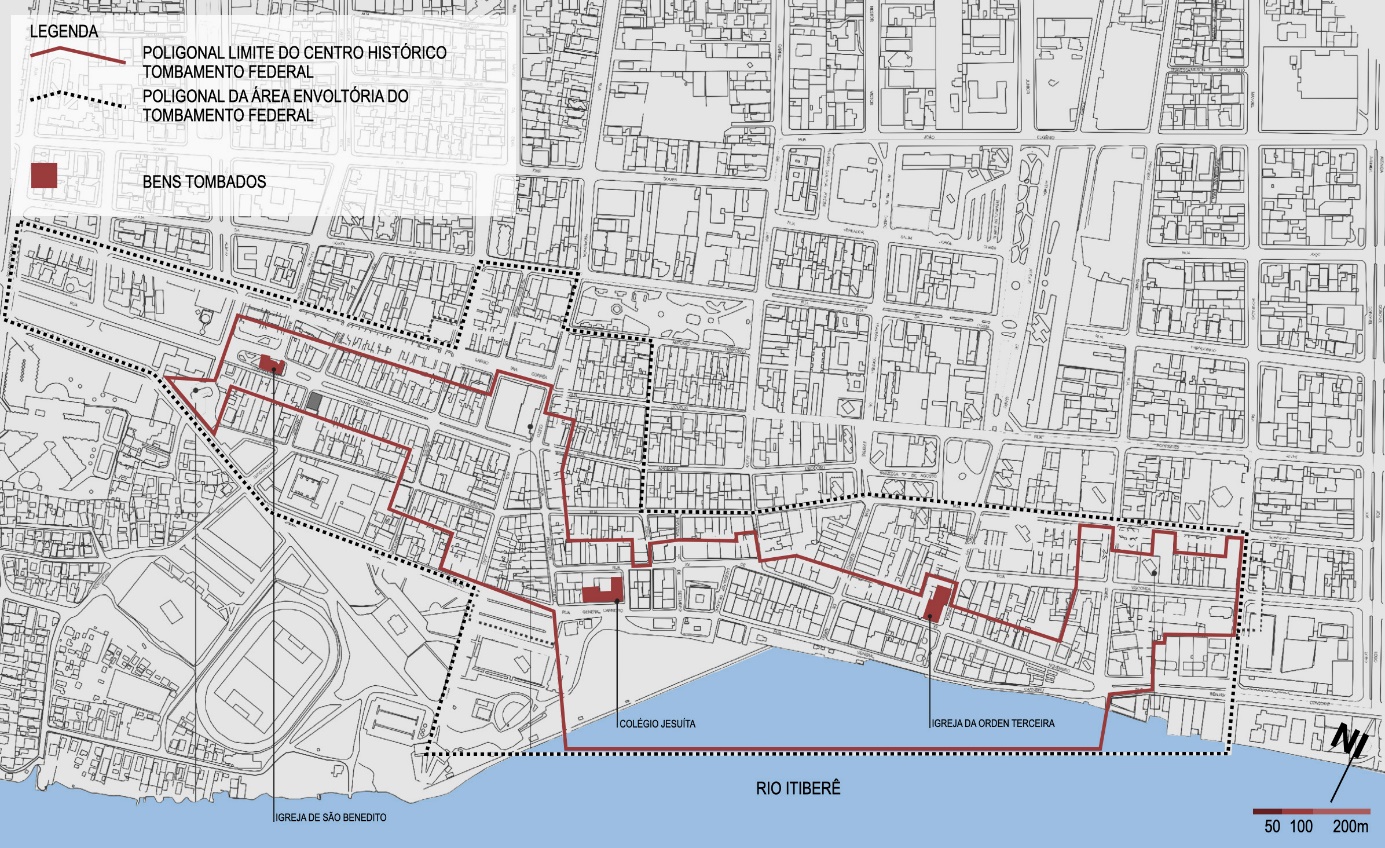 Mapa da poligonal do centro histrico de Paranagu tombado em mbito federal em 2009 e do permetro da respectiva rea envoltria.