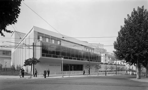 Teatro. Foto de Horácio Novais,
s/d. Fonte: Coleção Estúdio Horácio Novais. Biblioteca de Arte da Fundação
Calouste Gulbenkian, CFT164 160943.