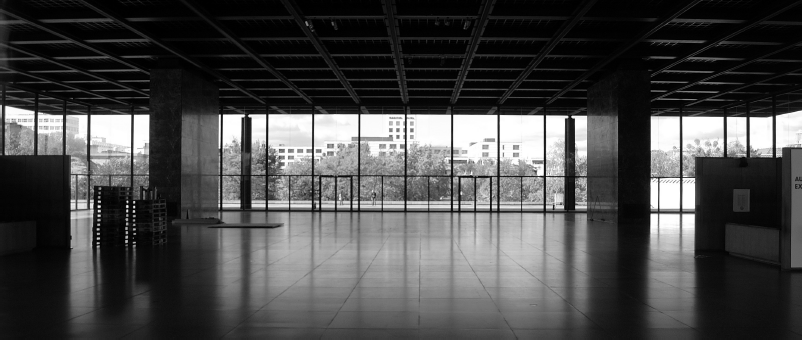 Landscape view
framed by steel structures. Photo: Willem van Bergen, 2007.
