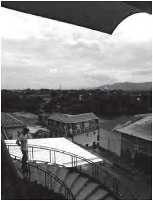 Escaleras helicoidales de las esquinas del mercado. Fuente: Fotografías de Mauricio Pinilla Acevedo.