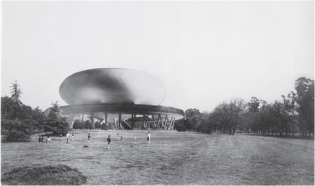  Amancio Williams, Sala para el espectáculo plástico y el sonido en el espacio. Fuente: Archivo Amancio Williams.