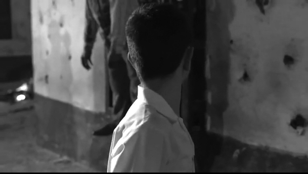 Familia Escobar huyendo.