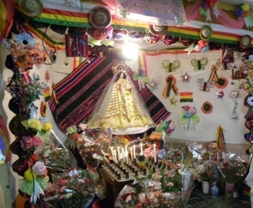 Altar de  la Virgen de Urkupi&ntilde;a en festejos 2012