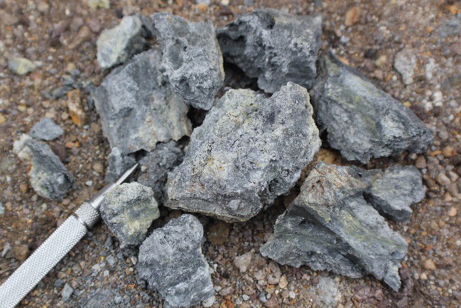 Estructuras mineralizadas, sector Cachisagua, Grupo Saraguro (Eoceno-Mioceno).