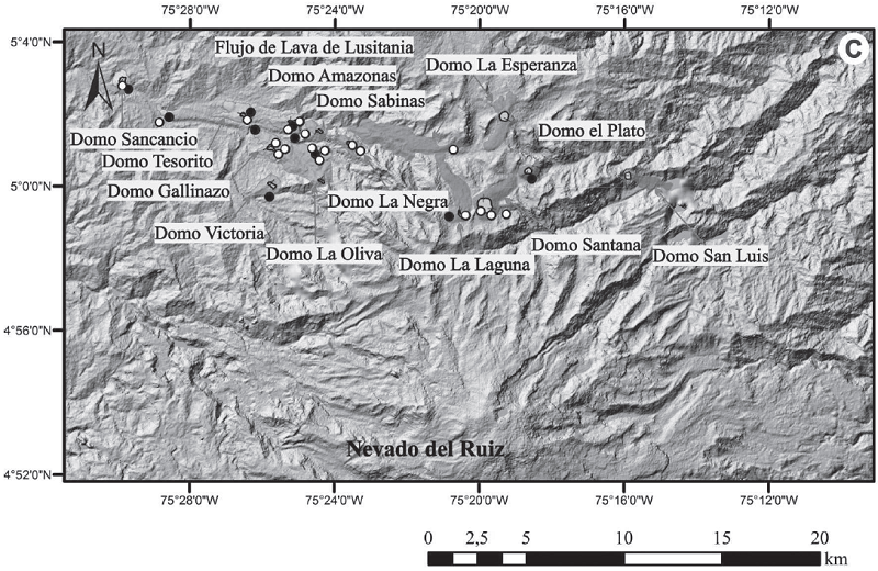 A. Localización de la Provincia Volcano Tectónica San Diego - Cerro Machín (PVTSC) en la Cordillera Central de Colombia (rectángulo negro). B. Ubicación de la ciudad de Manizales, el Campo Volcánico Monogenético Villamaría-Termales (CVMVT) y el Complejo Volcánico Nevado del Ruiz (CVNR) dentro de la PVTSC. CVMP: Campo Volcánico Monogenético Pijao, VCM: Volcán Cerro Machín, VNT: Volcán Nevado del Tolima, VCE: Volcán Cerro España, VPS: Volcán Paramillo de Santa Rosa, VPQ: Volcán Paramillo del Quindío VNS: Volcán Nevado del Santa Isabel, CVNR: Complejo Volcánico Nevado del Ruíz, VCB: Volcán Cerro Bravo, VR: Volcán Romeral, VEE: Volcán el Escondido, VSD: Volcán San Diego. C. Ubicación de los volcanes monogenéticos del CVMVT respecto a la ciudad de Manizales; como referencia el Nevado del Ruiz; los puntos blancos corresponden a los muestreos utilizados en los análisis químicos, y los negros representan los muestreos realizados para petrografía.