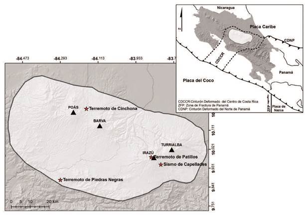 En el margen inferior izquierdo se muestra la región central de Costa Rica, los sismos históricos mediante estrellas rojas y los volcanes por triángulos negros. En el margen superior derecho se aprecia la ubicación de Costa Rica en la zona de subducción conformada por las placas Coco y Caribe y la zona de triple contacto entre las placas Coco, Caribe y Nazca. Se aprecia además la ubicación de la región central del país dentro del Cinturón Deformado del Centro de Costa Rica.
