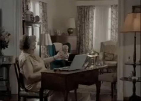 Momento Descontração: Idosos navegando na internet