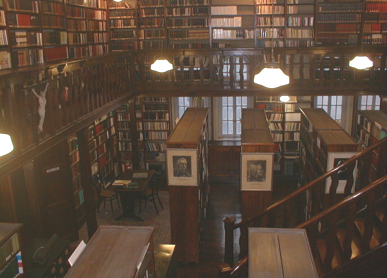 Figura 1: Biblioteca do Mosteiro de S�o Bento de  S�o Paulo.