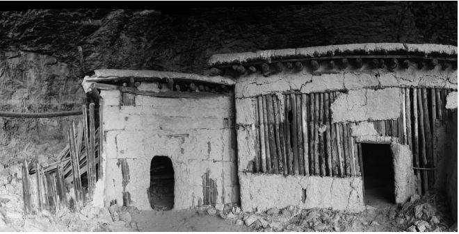 Detalles arquitectónicos de los cuartos de bajareque de la Cueva del Maguey,
Durango