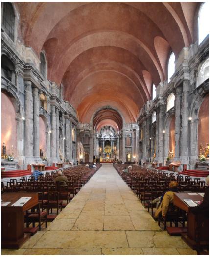 Nave da Igreja de São Domingos, em Lisboa. 