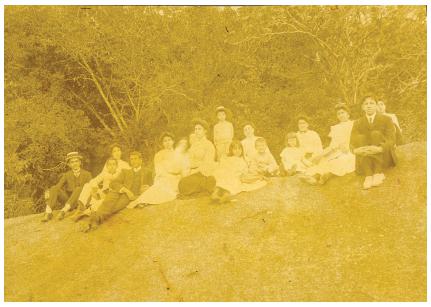 Fam&iacute;lia Sussekind na Pedra da Moreninha, Paquet&aacute; 