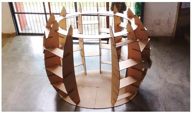 O resultado final do workshop: a expositor montado.