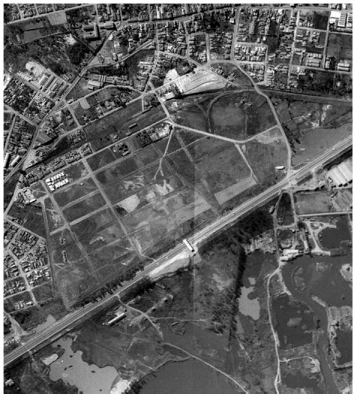 Aerofotogrametria de 1958, mostrando a &aacute;rea do Parque Estrella ainda em processo de arruamento.