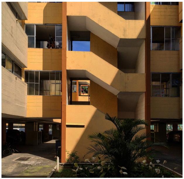 Perspectiva da constru&ccedil;&atilde;o, escadas e horizontes.