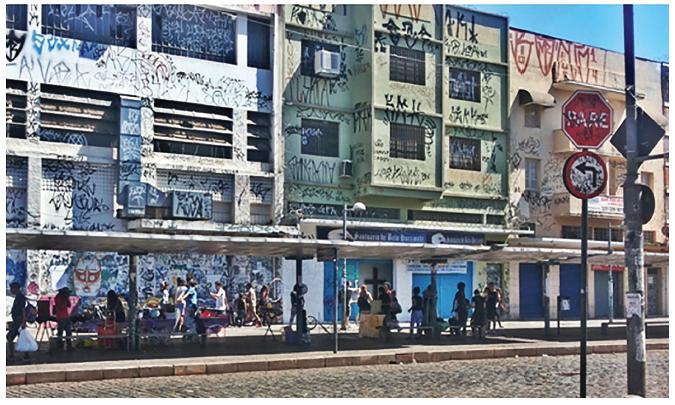 Rua Aarão Reis (setembro, 2017).