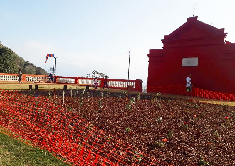 Pra&ccedil;a Monte Serrat, projeto de renova&ccedil;&atilde;o do 1&ordm; Reservat&oacute;rio de &Aacute;gua de Florian&oacute;polis, Morro do Ant&atilde;o, Comunidade Monte Serrat, Maci&ccedil;o do Morro da Cruz.