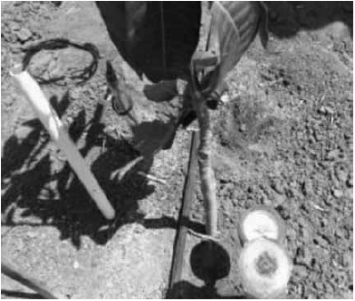 
Lado izquierdo, sensores electr&oacute;nicos (Watermak 200).
Lado derecho, tensi&oacute;metro manual.