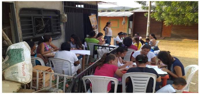 Movimientos migrantes internacionales con enfoque de g&eacute;nero: taller de empoderamiento de mujeres de Tejedores de Paz