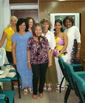 María Elena al frente del equipo de edición de Medisan